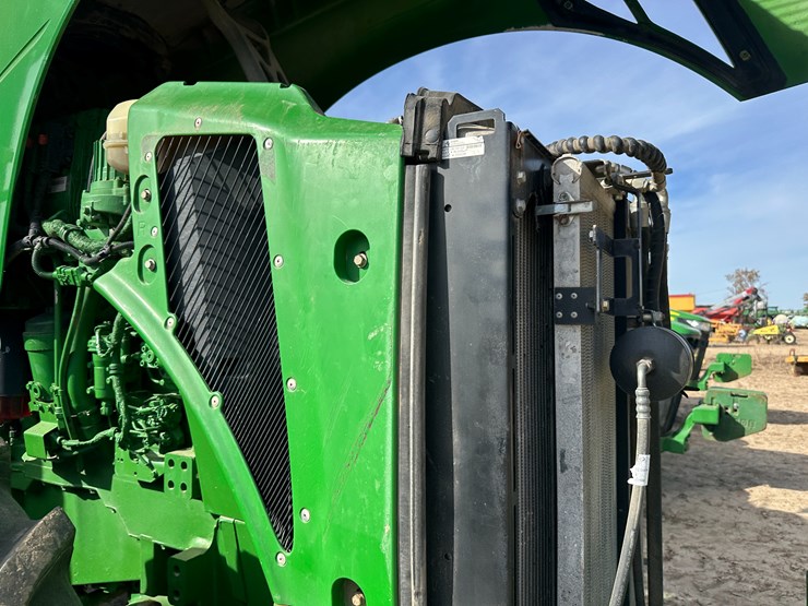 2010-john-deere-8360r-image-47
