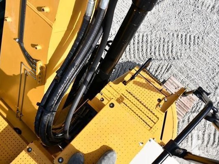 2020-caterpillar-325flcr-image-46