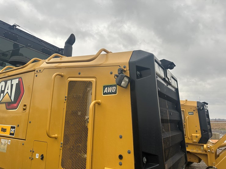 2022-caterpillar-140gc-awd-image-24