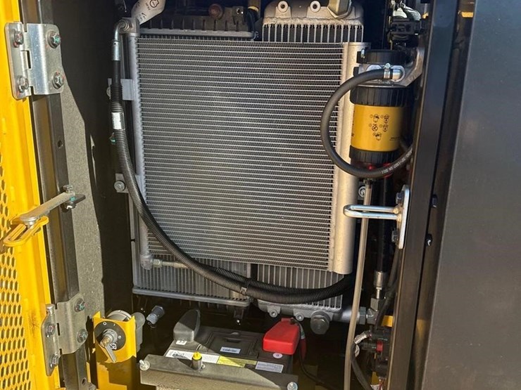 caterpillar-305.5e2-image-19