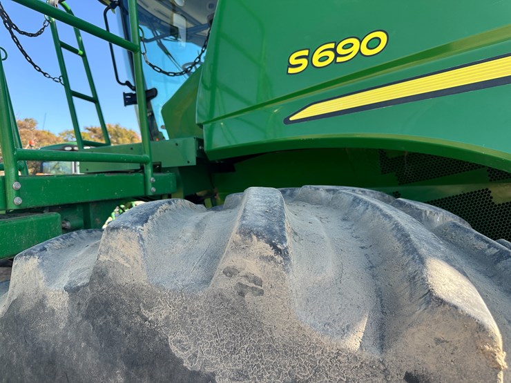 john-deere-s690-image-8