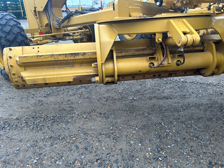 2022-caterpillar-140gc-image-28