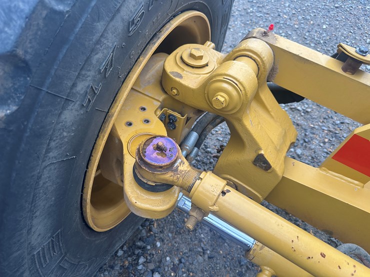 2022-caterpillar-140gc-awd-image-15