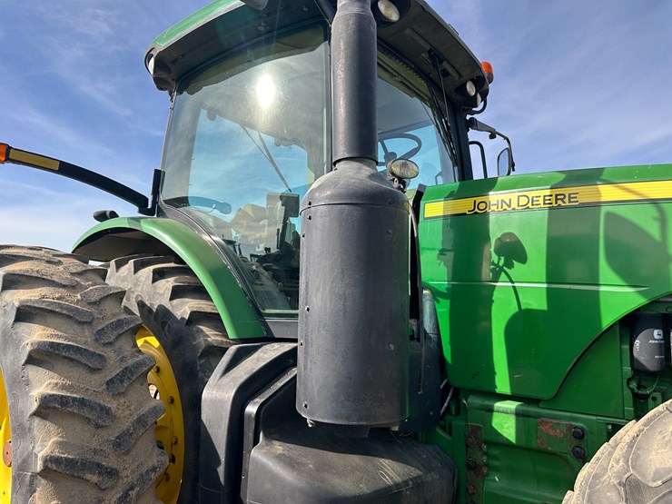 2010-john-deere-8360r-image-35