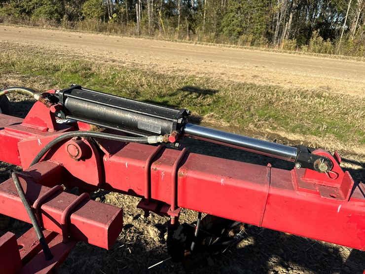 #33740-•-~20'-row-crop-cultivator-image-33