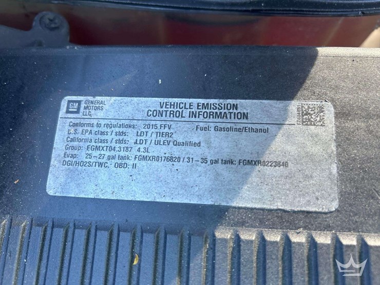 2015-chevrolet-silverado-1500-crew-cab-pickup-truck-image-25