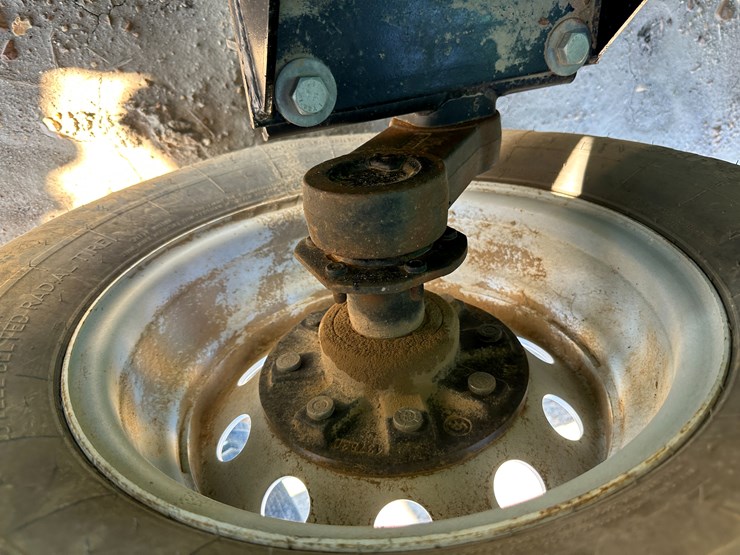 #33719-•-frontier-wheelz-42'-tri/a-header-trailer-image-13