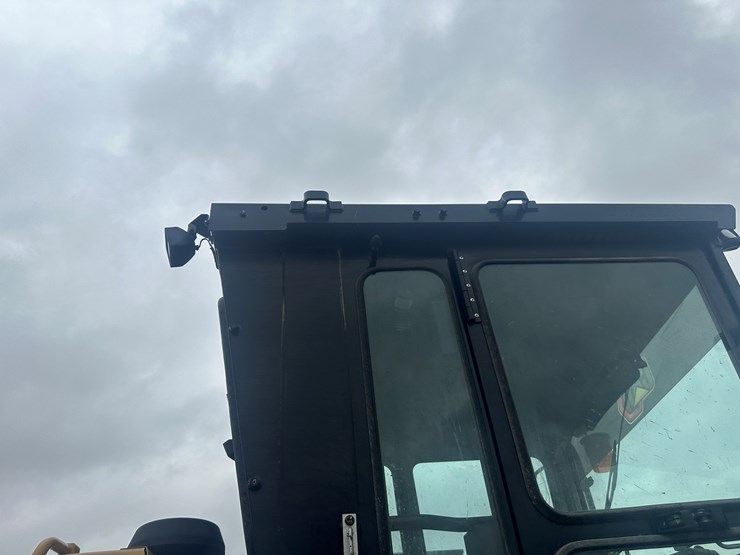 2022-caterpillar-140gc-awd-image-62