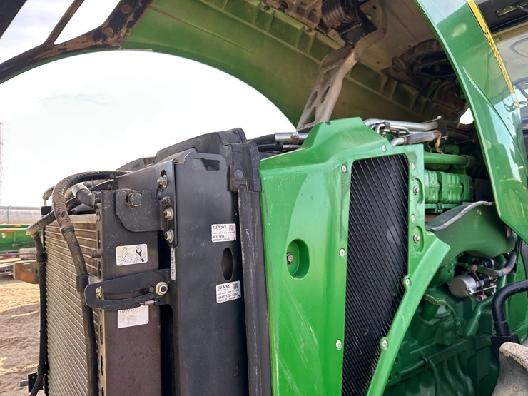 2016-john-deere-8320r-image-48