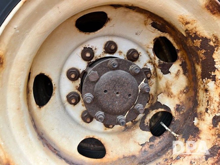 2005-international-7600-image-48