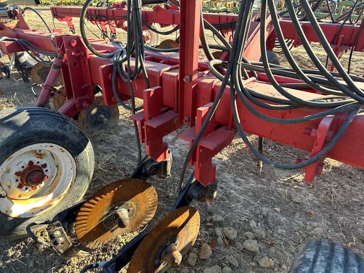 #33740-•-~20'-row-crop-cultivator-image-20