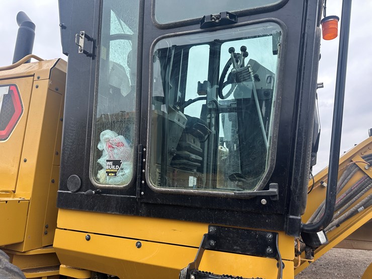 2022-caterpillar-140gc-image-63