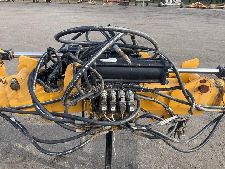 omc-brush-hog-16'-3-pt-adj.-fold-out-berm-rake-image-8