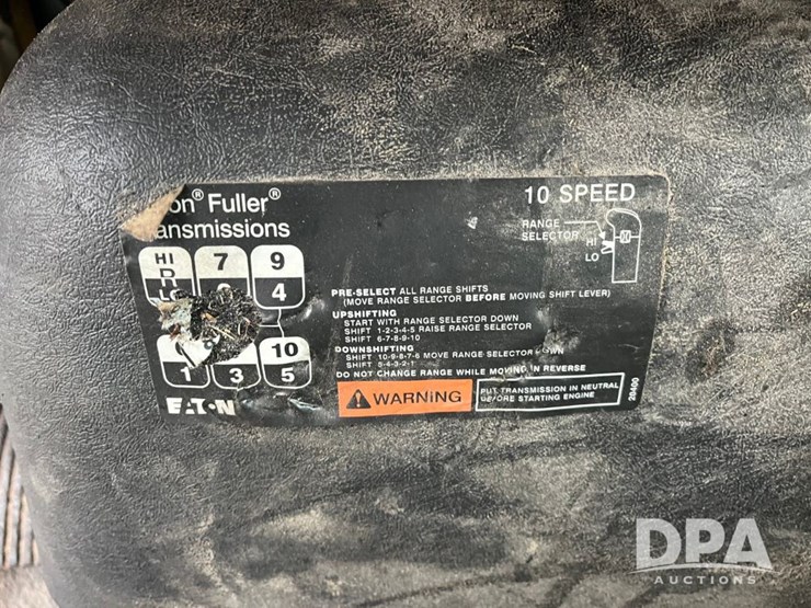 2004-international-7400-image-74