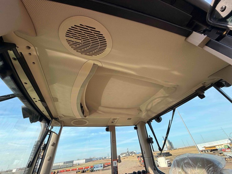 2005-john-deere-6420-image-23