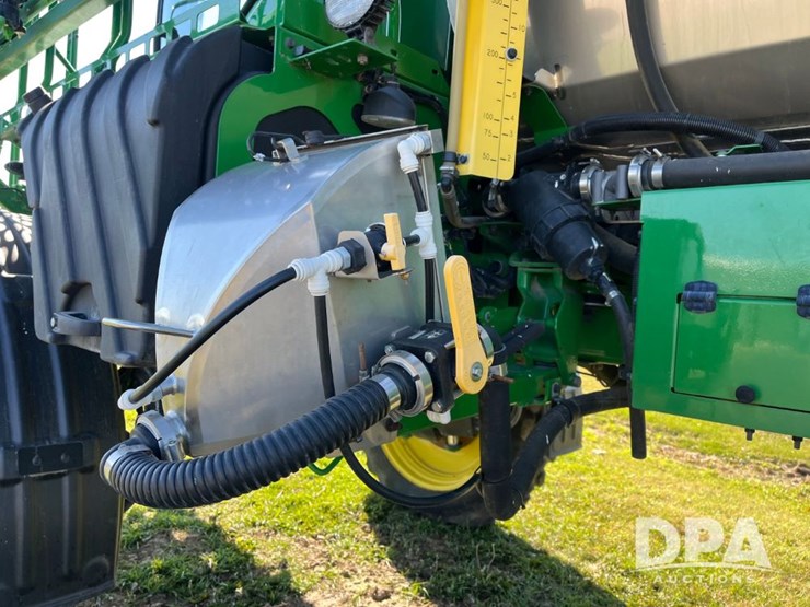 2021-john-deere-r4044-image-57