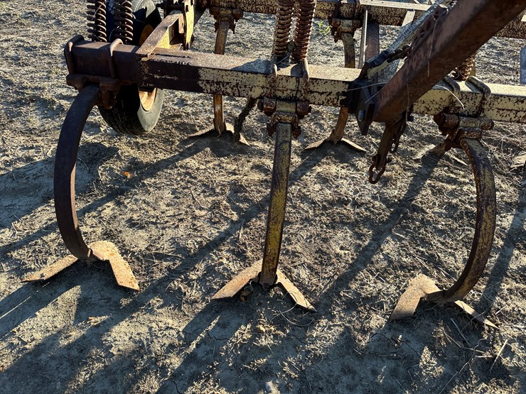 #33753-•-chisel-plow-image-22