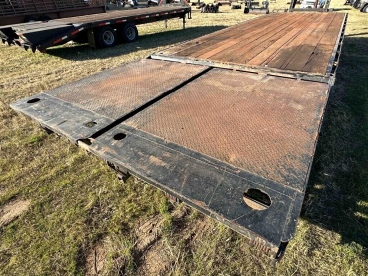 2008-titan-trailer-image-8