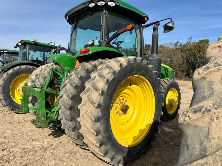 2010-john-deere-8360r-image-3