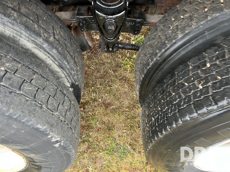 2004-international-7400-image-41