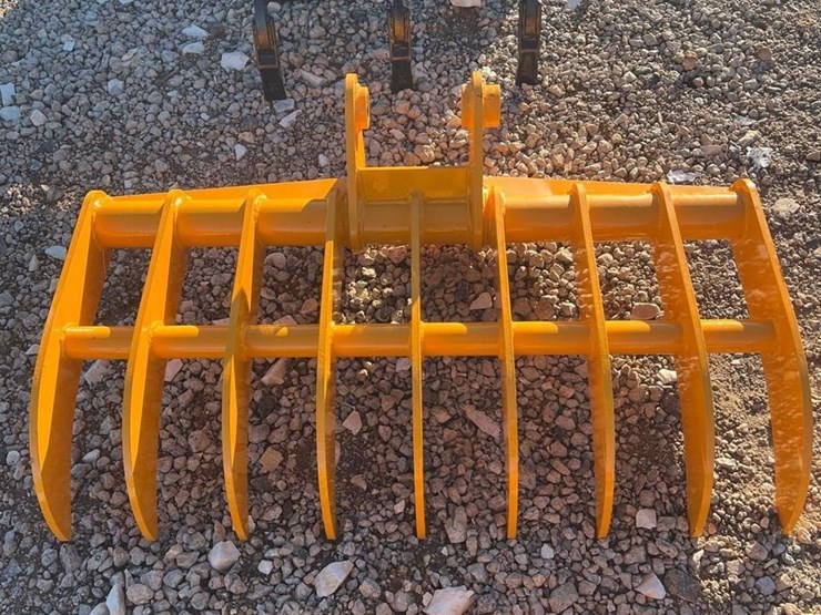 cat305-44in-rake-grapple-attachment-image-1