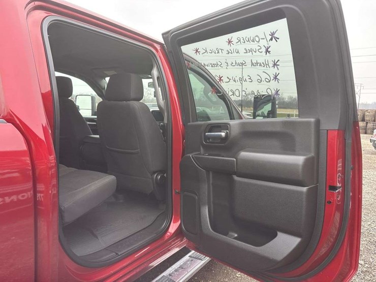 2022-chevrolet-silverado-2500-image-17