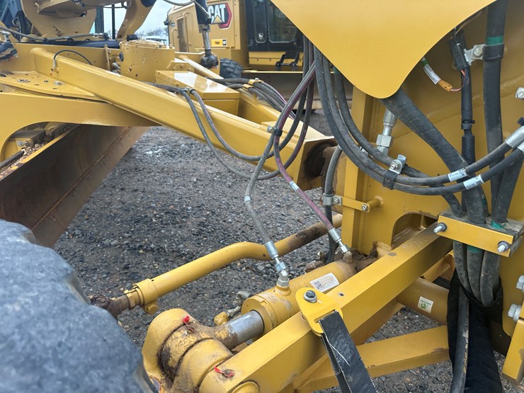 2022-caterpillar-140gc-awd-image-49