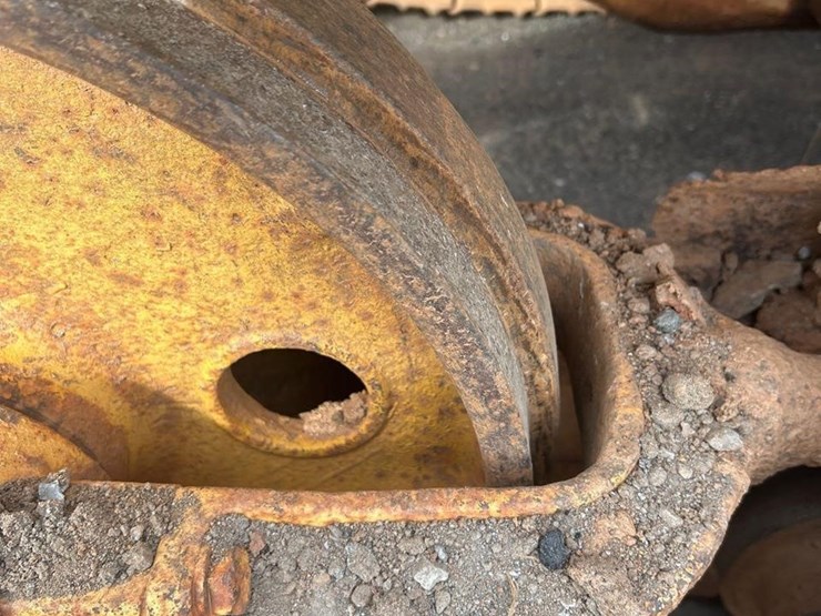 komatsu-d31s-16-image-11