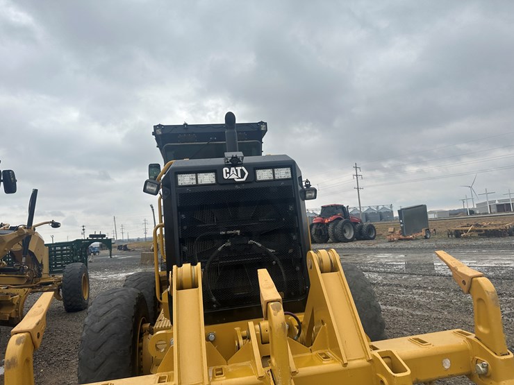 2022-caterpillar-140gc-awd-image-21