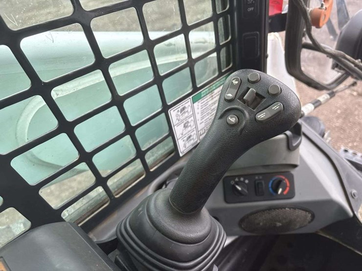 2019-bobcat-t870-image-14