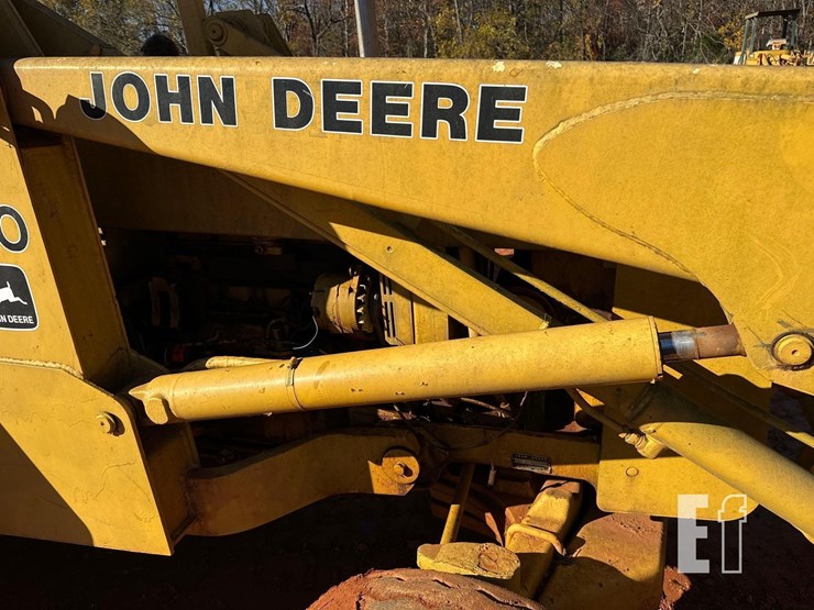 deere-410d-image-7