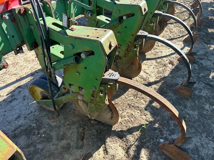 john-deere-16-image-27