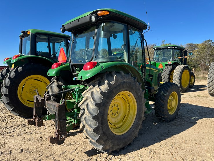 2011-john-deere-5095m-image-3