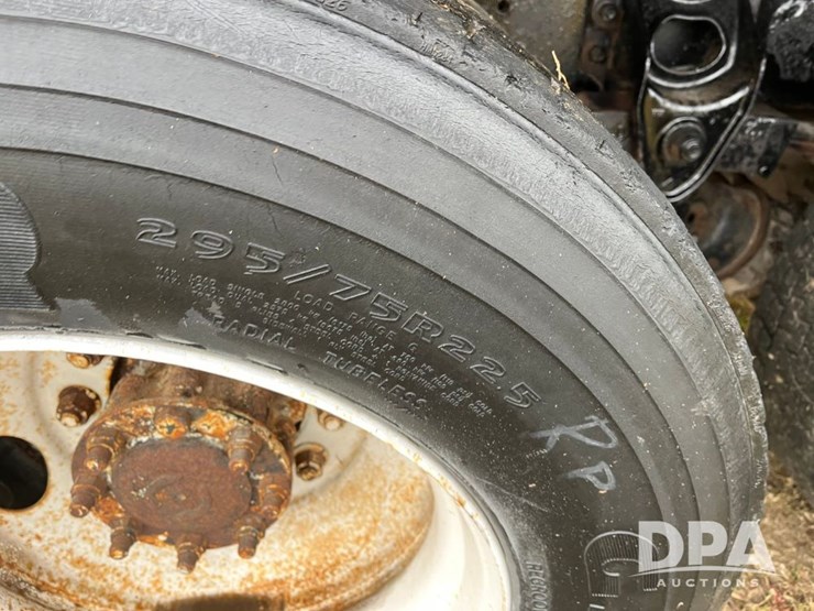 2004-international-7400-image-34