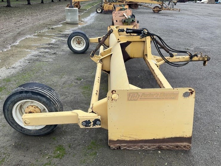 porters-14'-pull-box-scraper-image-7