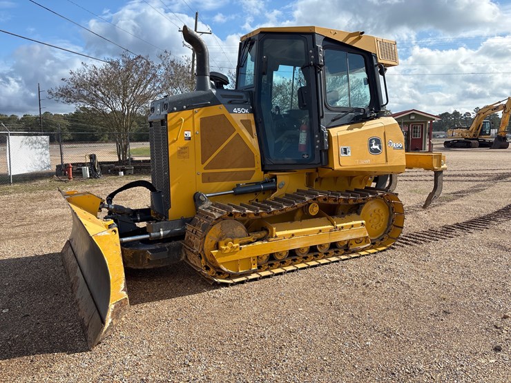 2020-deere-450k-image-2