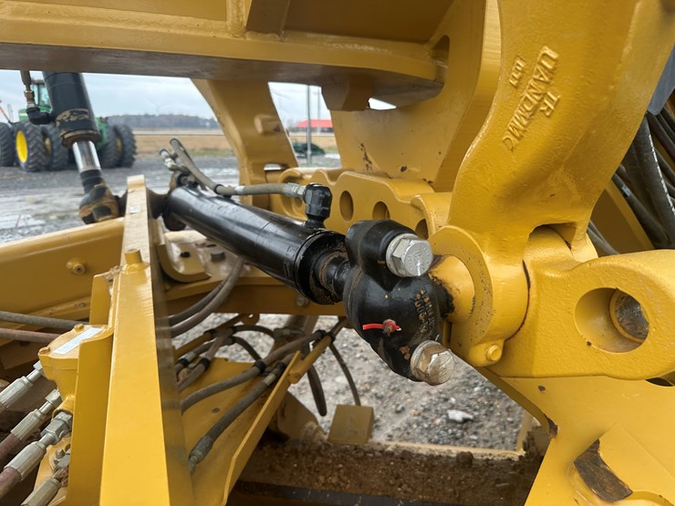 2022-caterpillar-140gc-awd-image-99