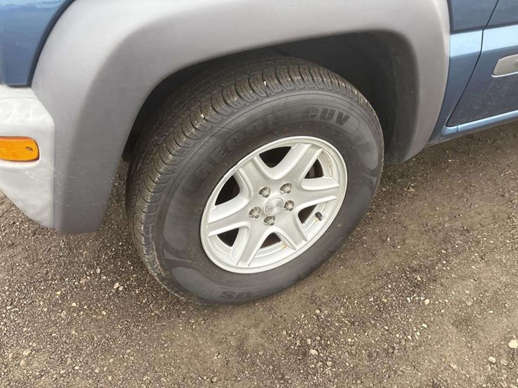 2004-jeep-liberty-image-8