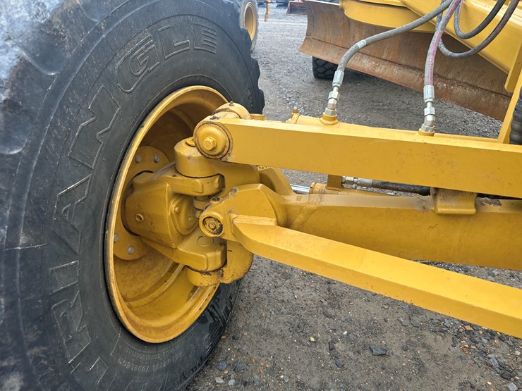 2022-caterpillar-140gc-image-18