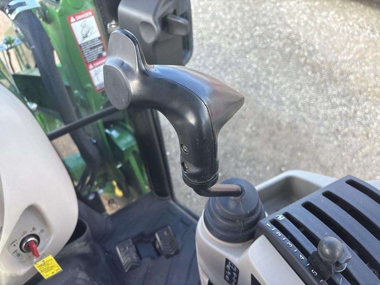 john-deere-4052r-image-20