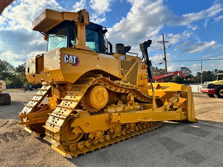 2019-caterpillar-d8t-image-3