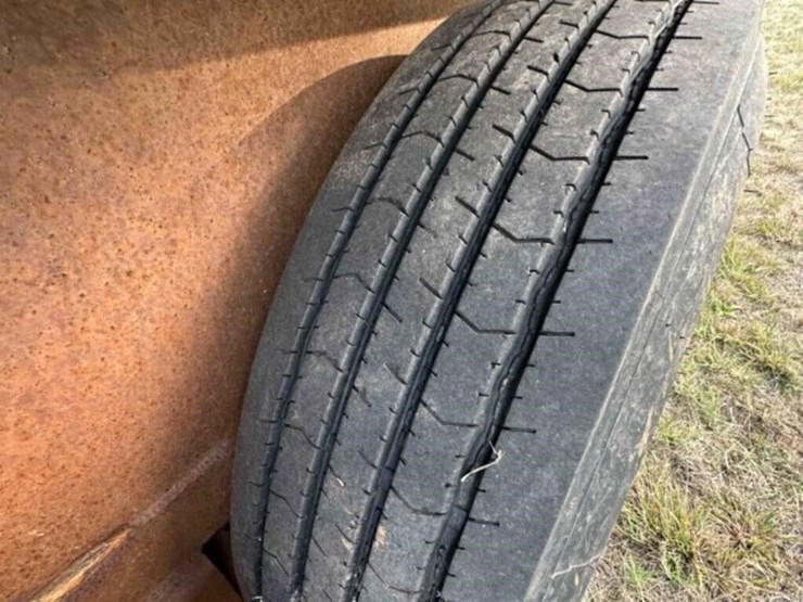 1984-24’-shelby-gooseneck-livestock-trailer-image-12