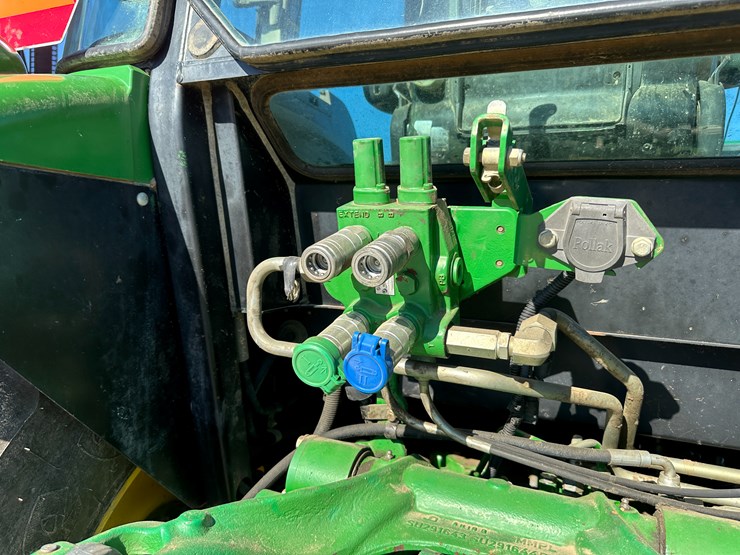 2011-john-deere-5095m-image-16