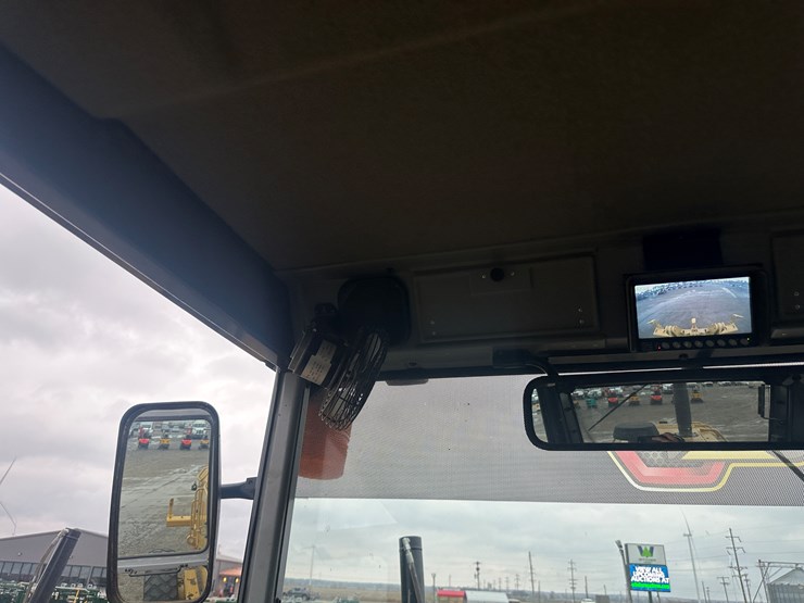 2022-caterpillar-140gc-awd-image-107