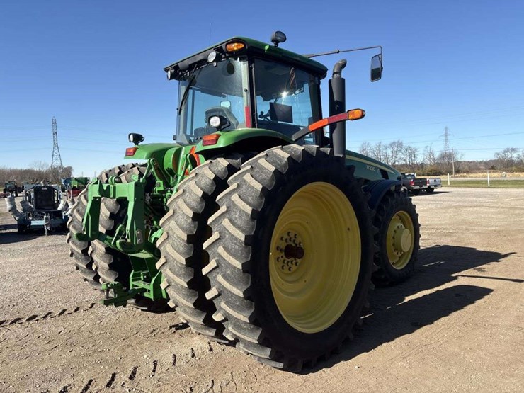 john-deere-8230-image-4