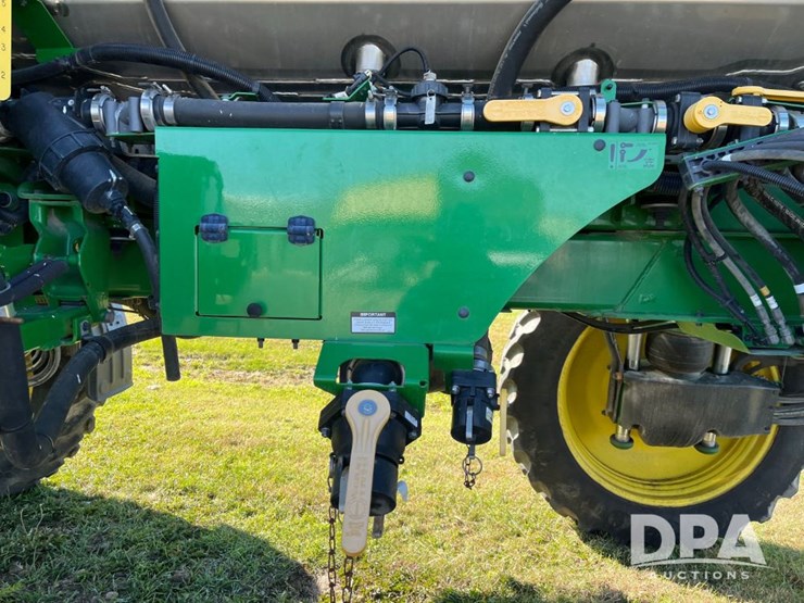 2021-john-deere-r4044-image-53