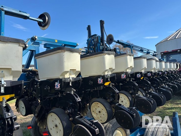 2022-kinze-3600-image-32