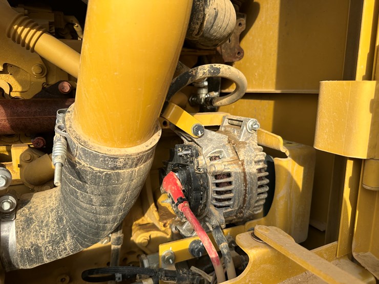 2022-caterpillar-140gc-image-63