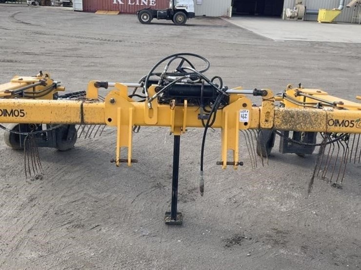 omc-brush-hog-16'-3-pt-adj.-fold-out-berm-rake-image-1