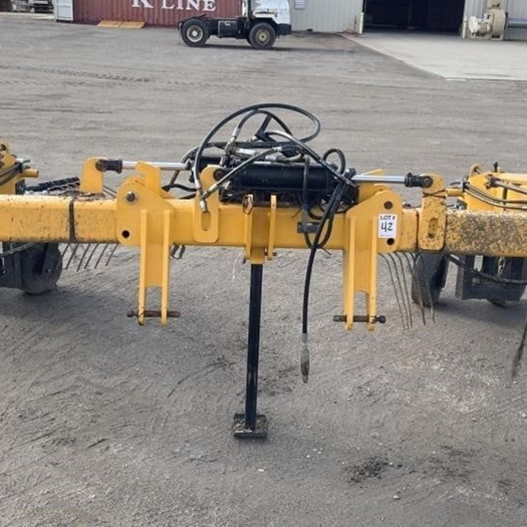 OMC Brush Hog 16' 3-Pt Adj. Fold-Out Berm Rake